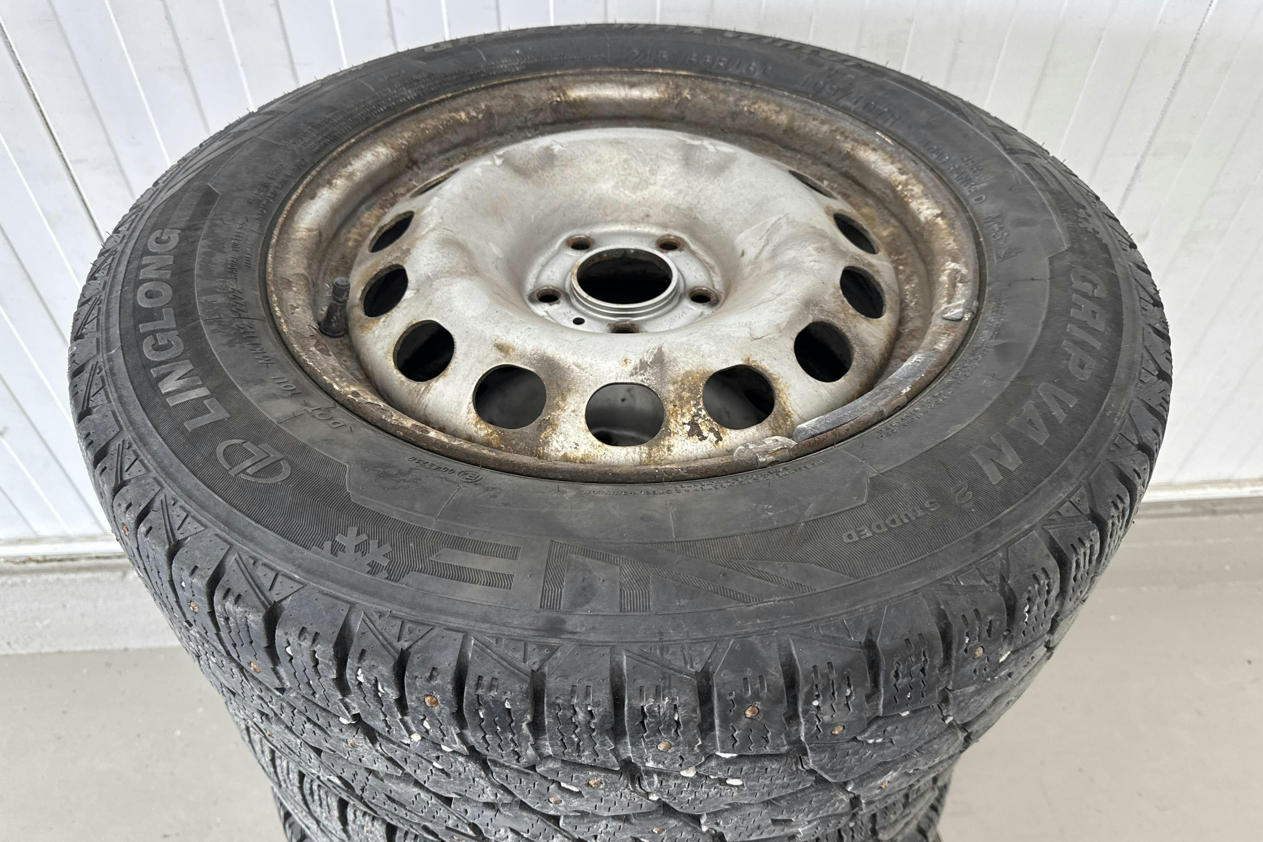 Vehicle Image 21
