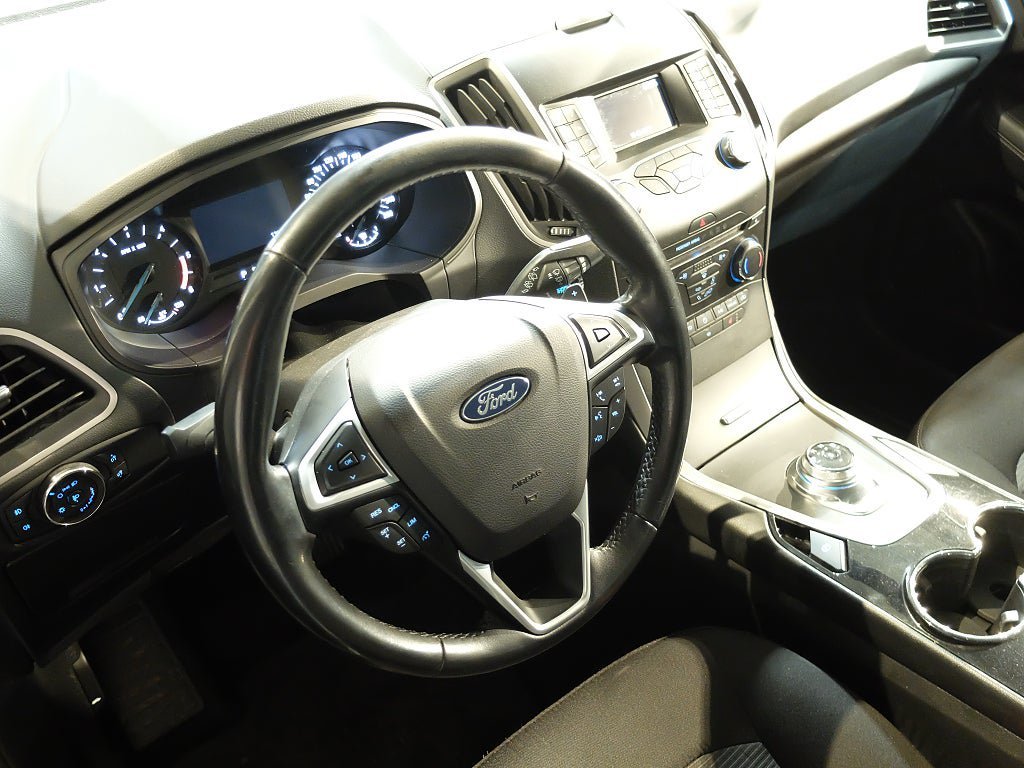 Vehicle Image 7