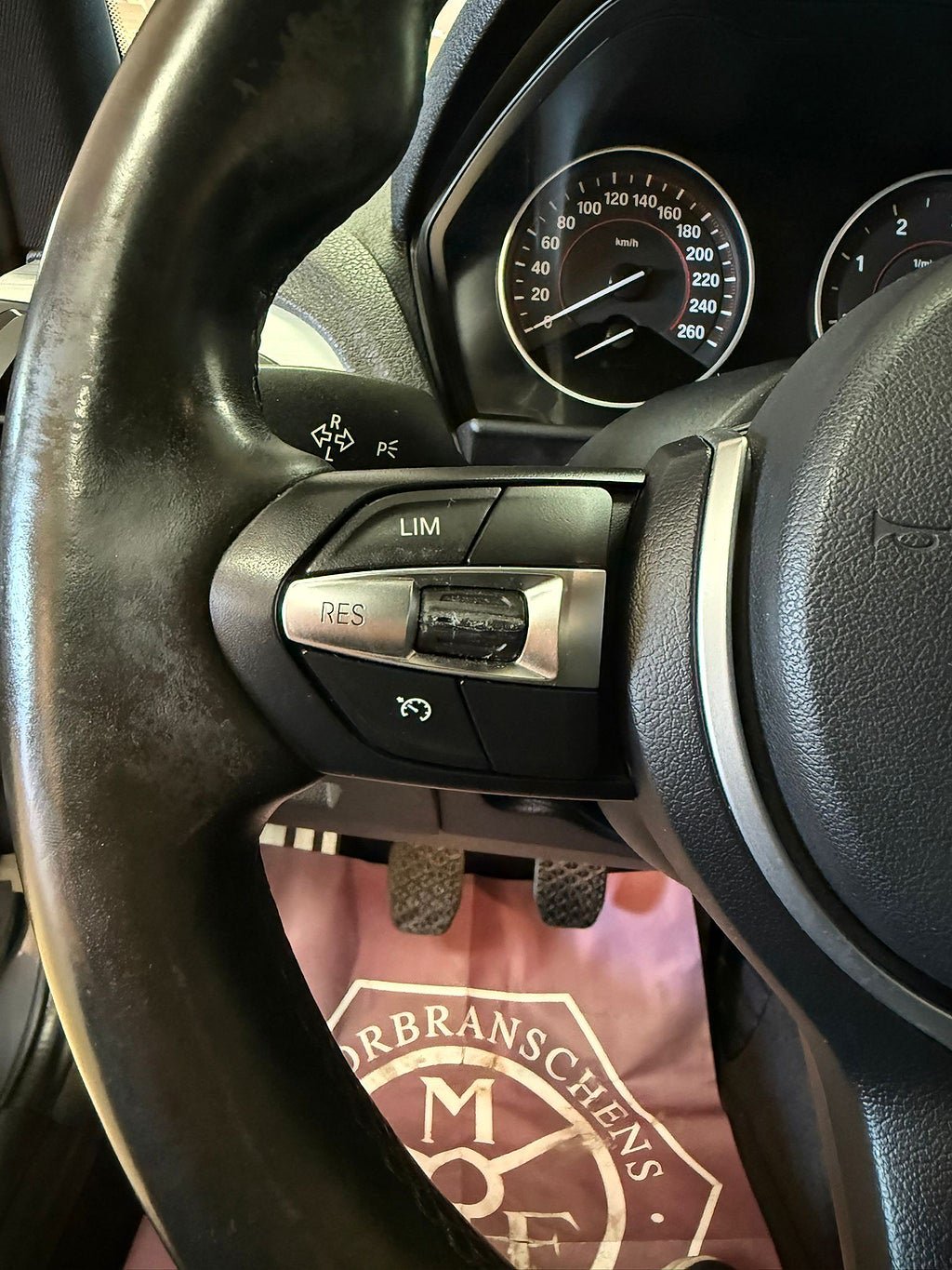 Vehicle Image 23