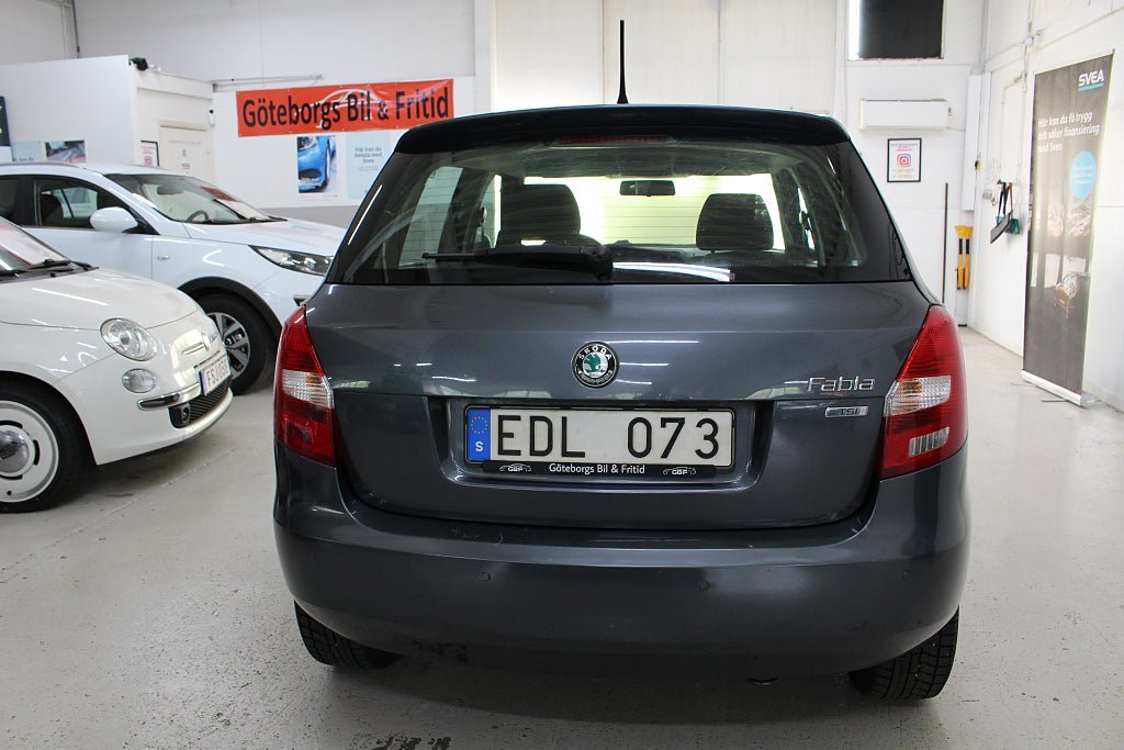 Vehicle Image 5