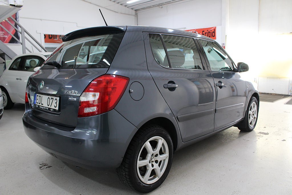 Vehicle Image 6
