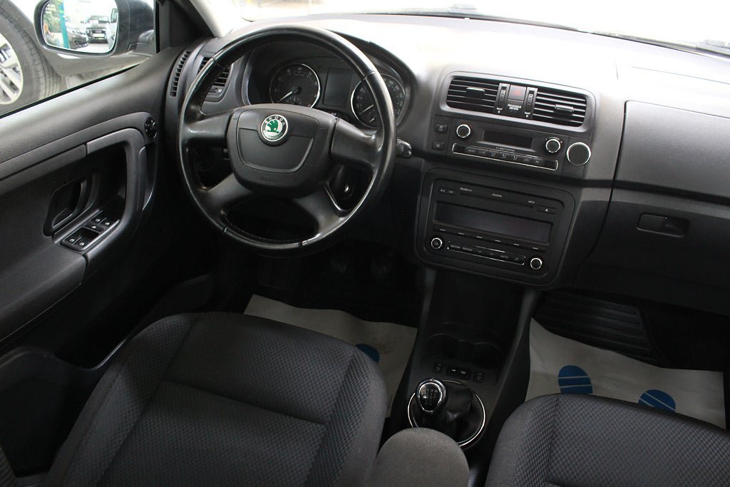 Vehicle Image 12