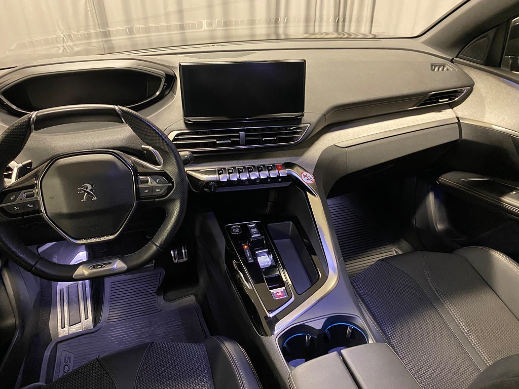 Vehicle Image 9