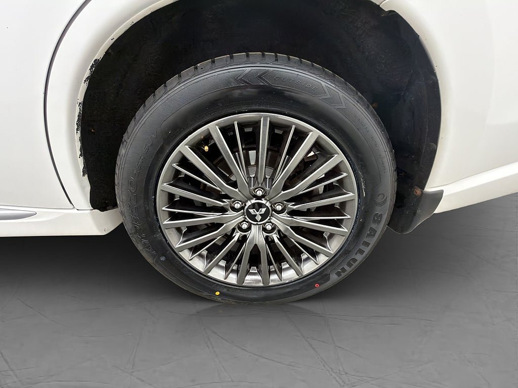Vehicle Image 32