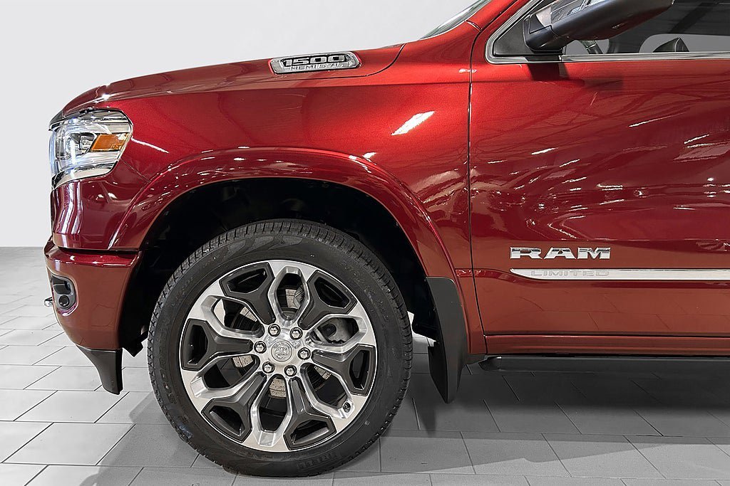 Vehicle Image 15
