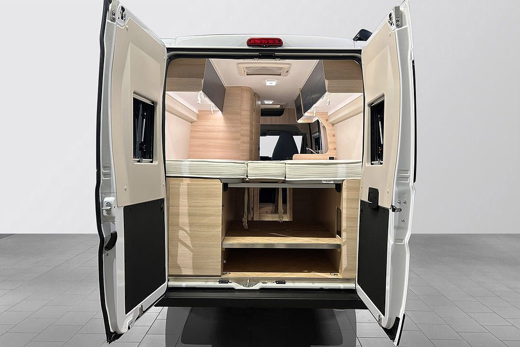 Vehicle Image 23