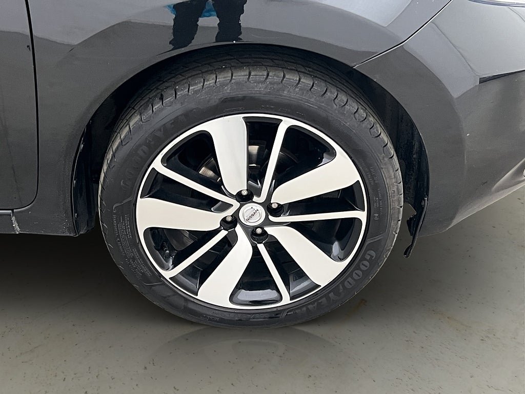 Vehicle Image 30
