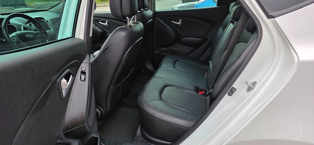 Vehicle Image 11