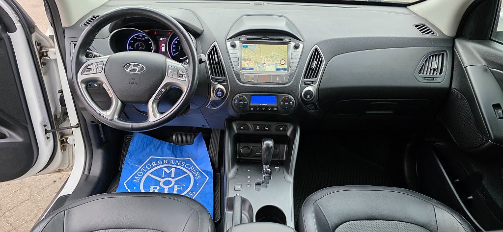 Vehicle Image 14