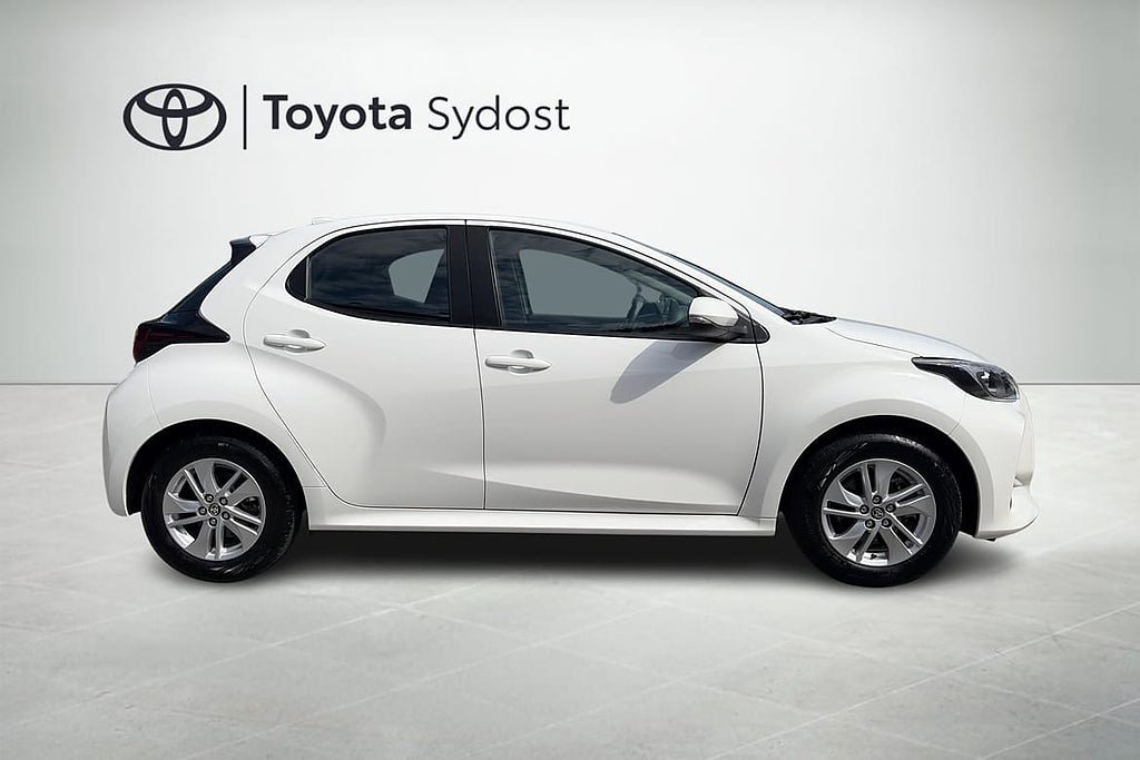 Vehicle Image 11
