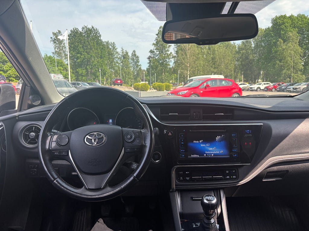 Vehicle Image 17
