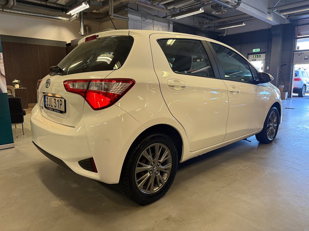 Vehicle Image 7