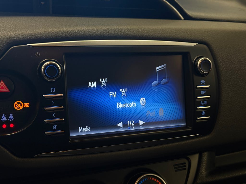 Vehicle Image 16