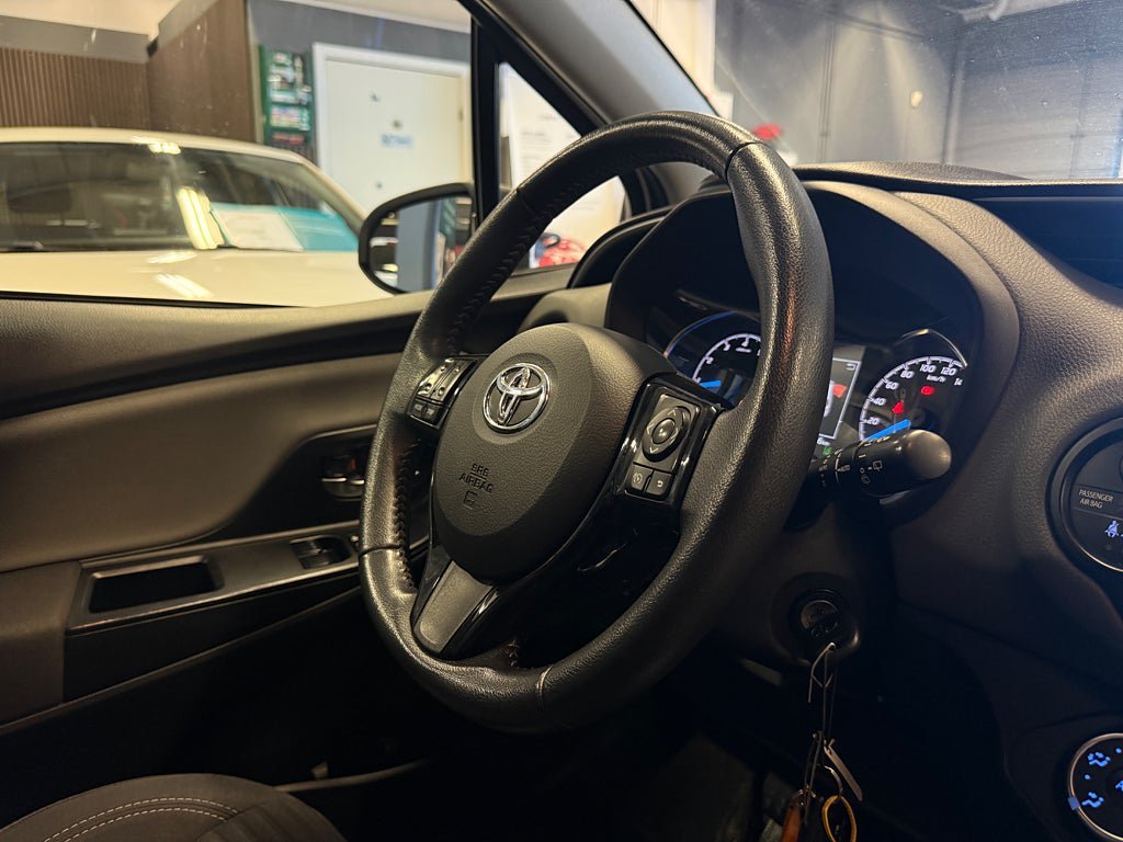 Vehicle Image 19