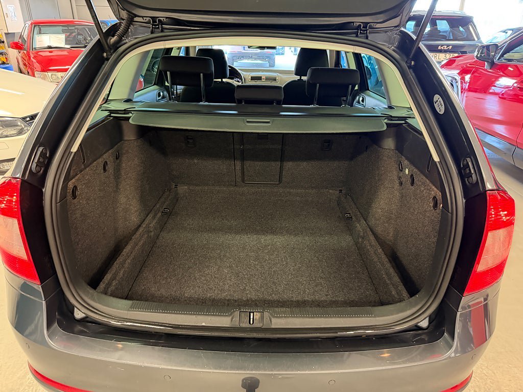 Vehicle Image 23