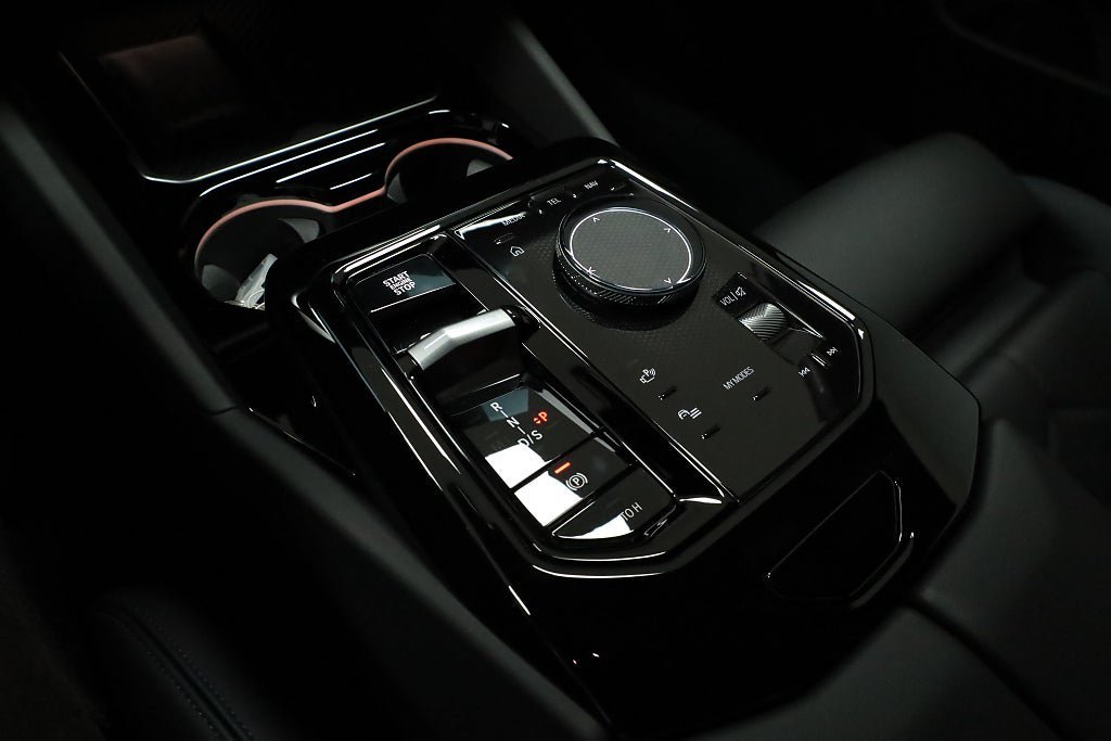 Vehicle Image 24
