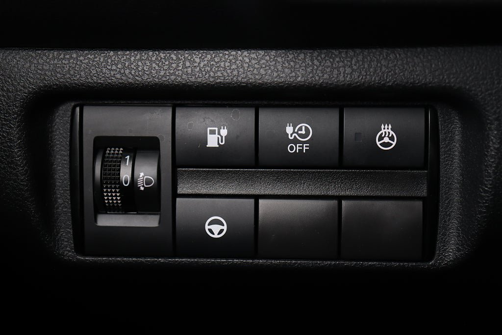 Vehicle Image 25