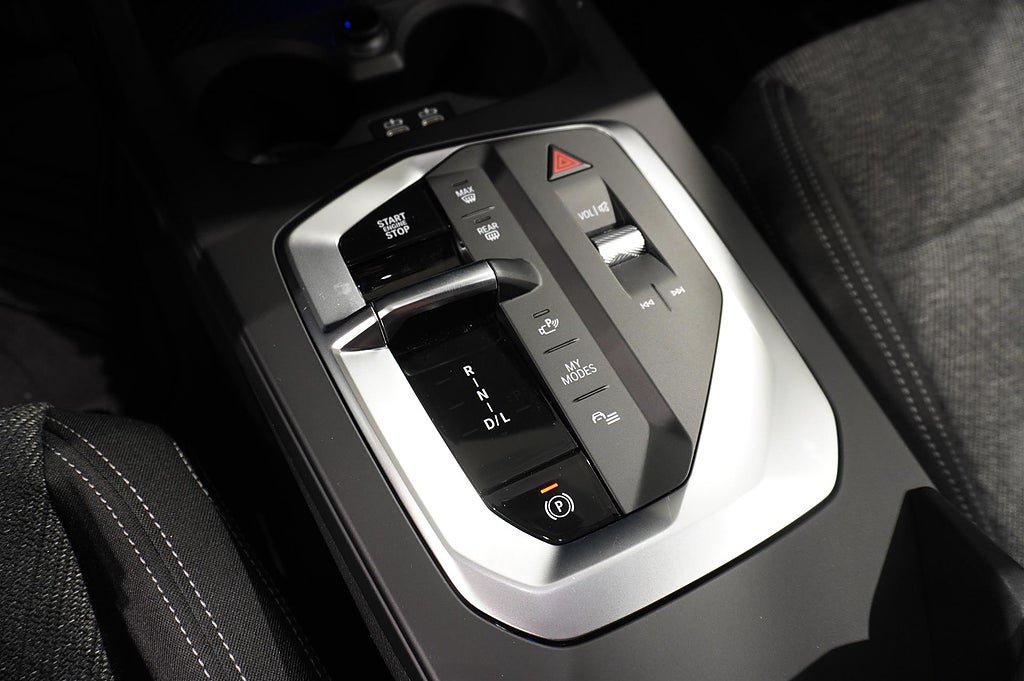 Vehicle Image 14