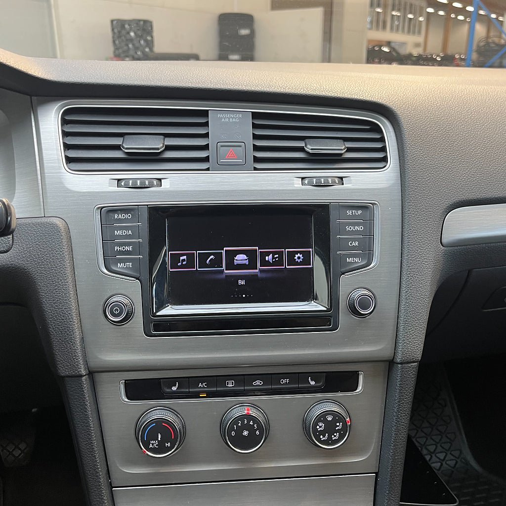 Vehicle Image 14