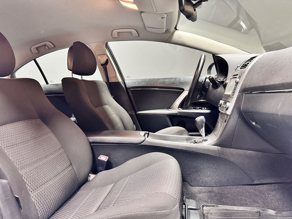 Vehicle Image 9