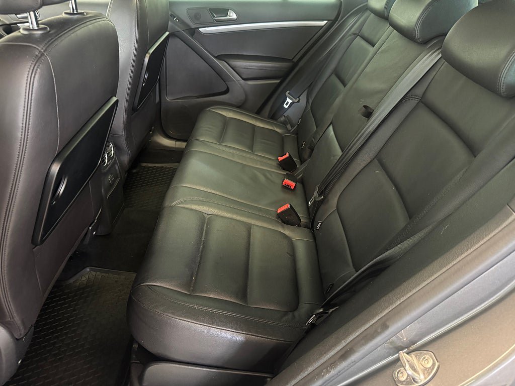 Vehicle Image 10