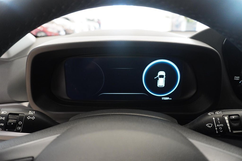 Vehicle Image 10