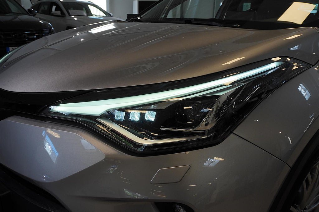 Vehicle Image 10