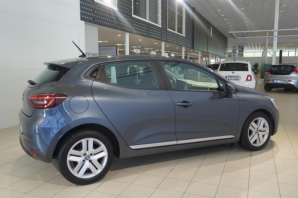 Vehicle Image 7