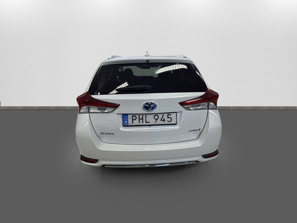 Vehicle Image 6