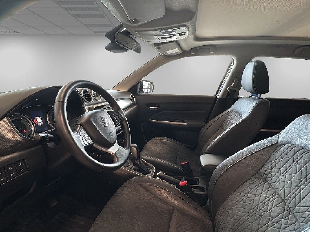 Vehicle Image 8