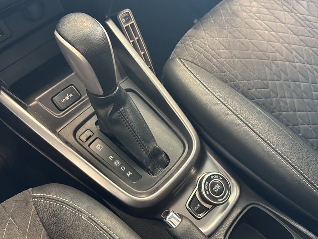 Vehicle Image 12