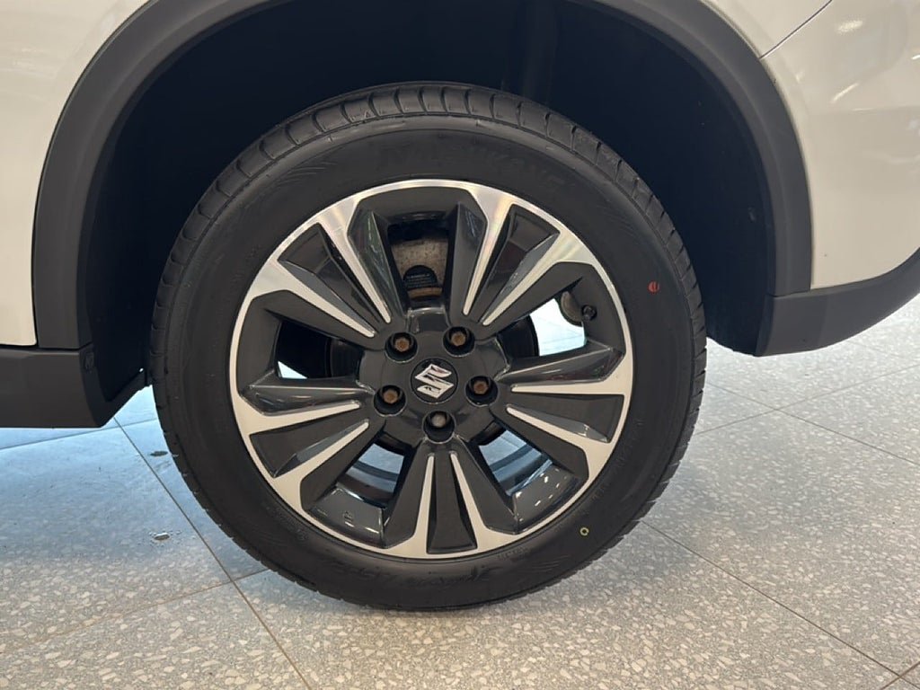 Vehicle Image 15