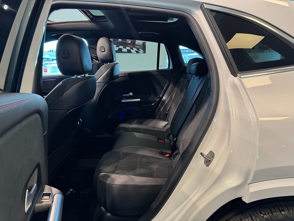 Vehicle Image 24
