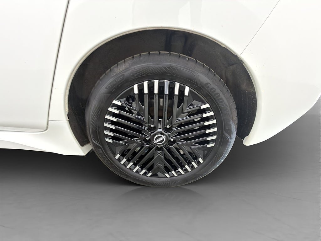 Vehicle Image 30