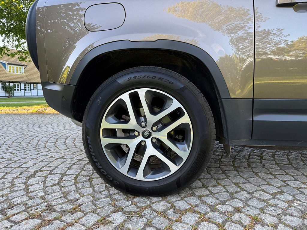 Vehicle Image 8