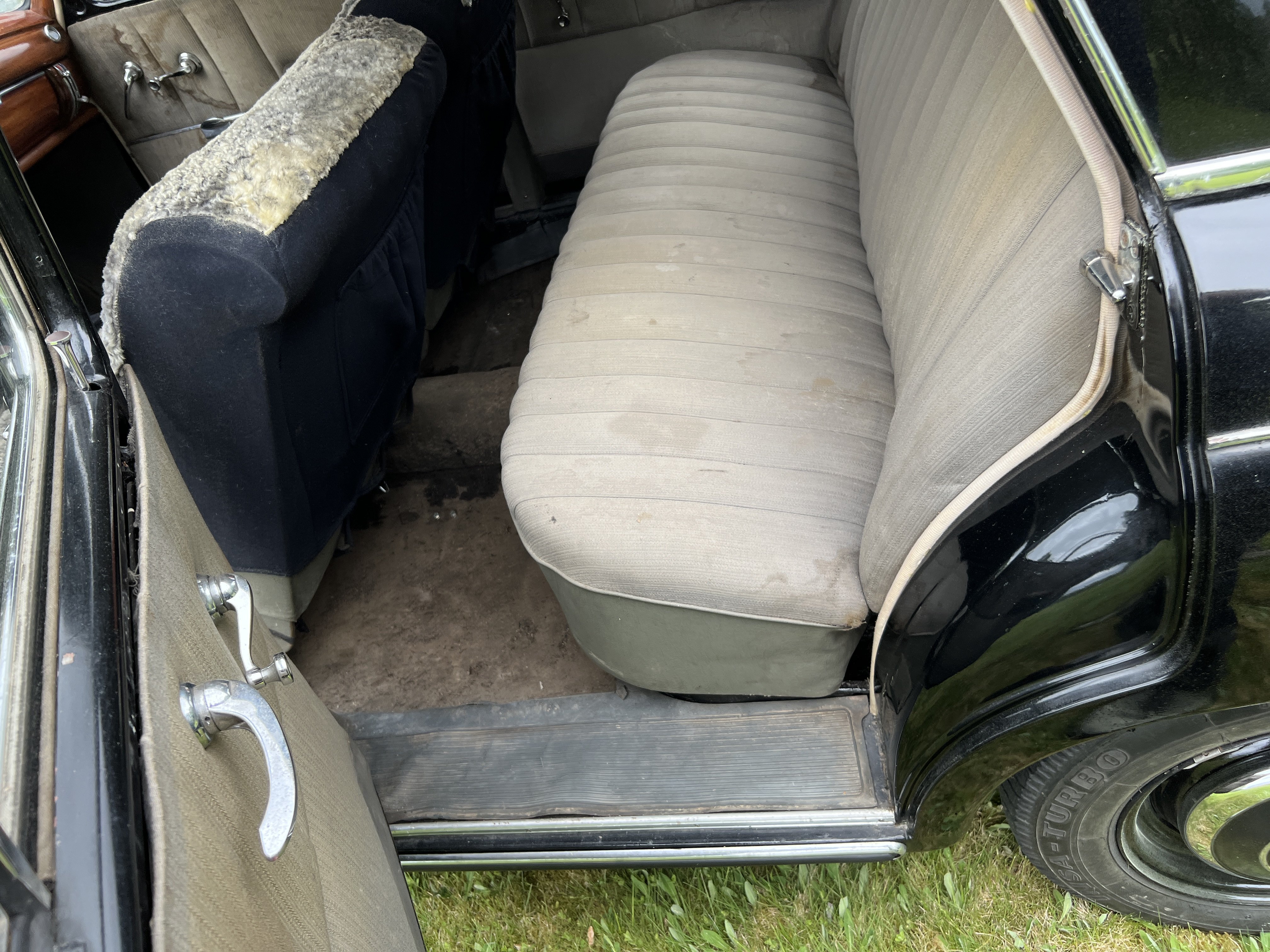 Vehicle Image 32