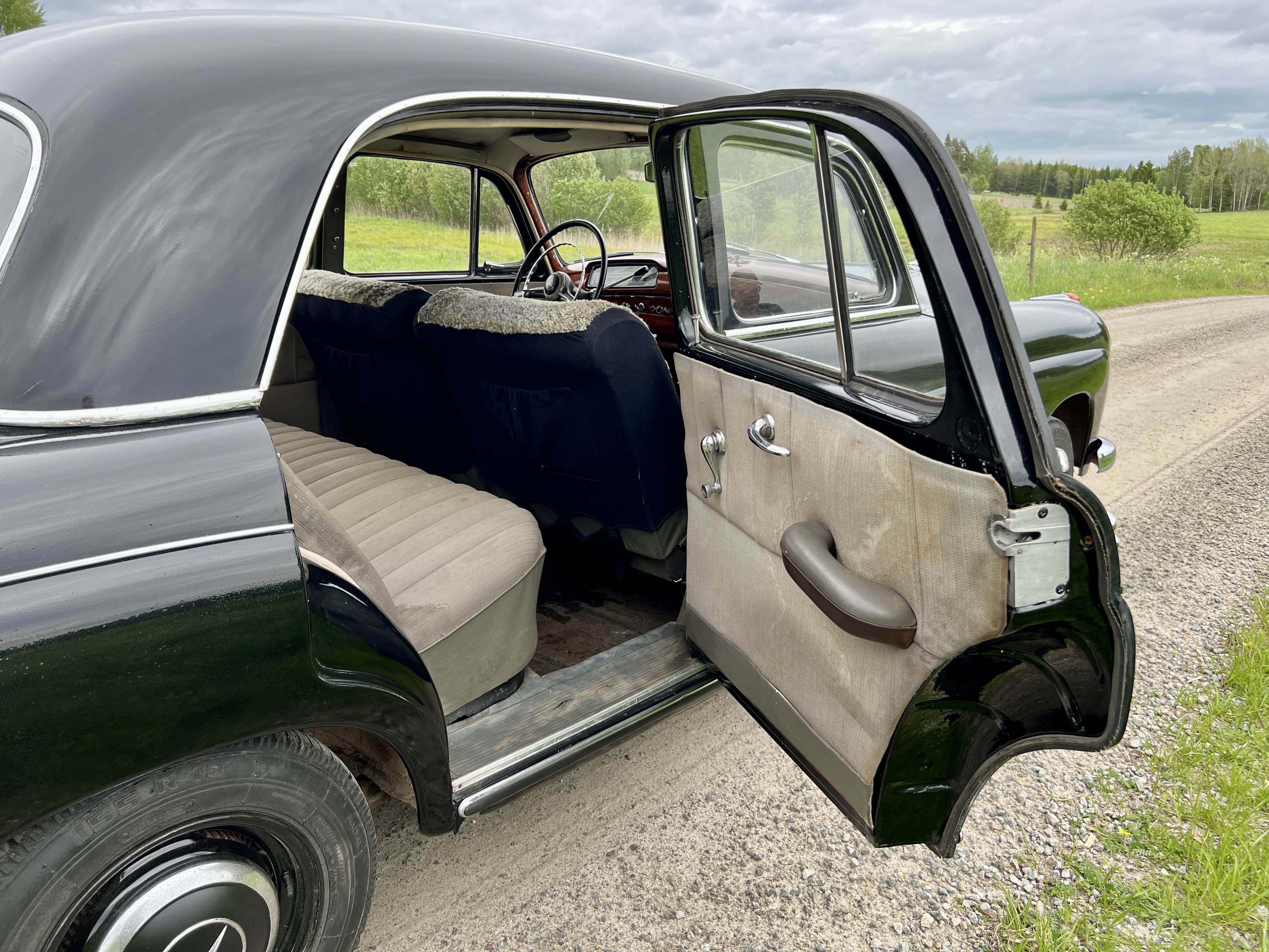 Vehicle Image 37