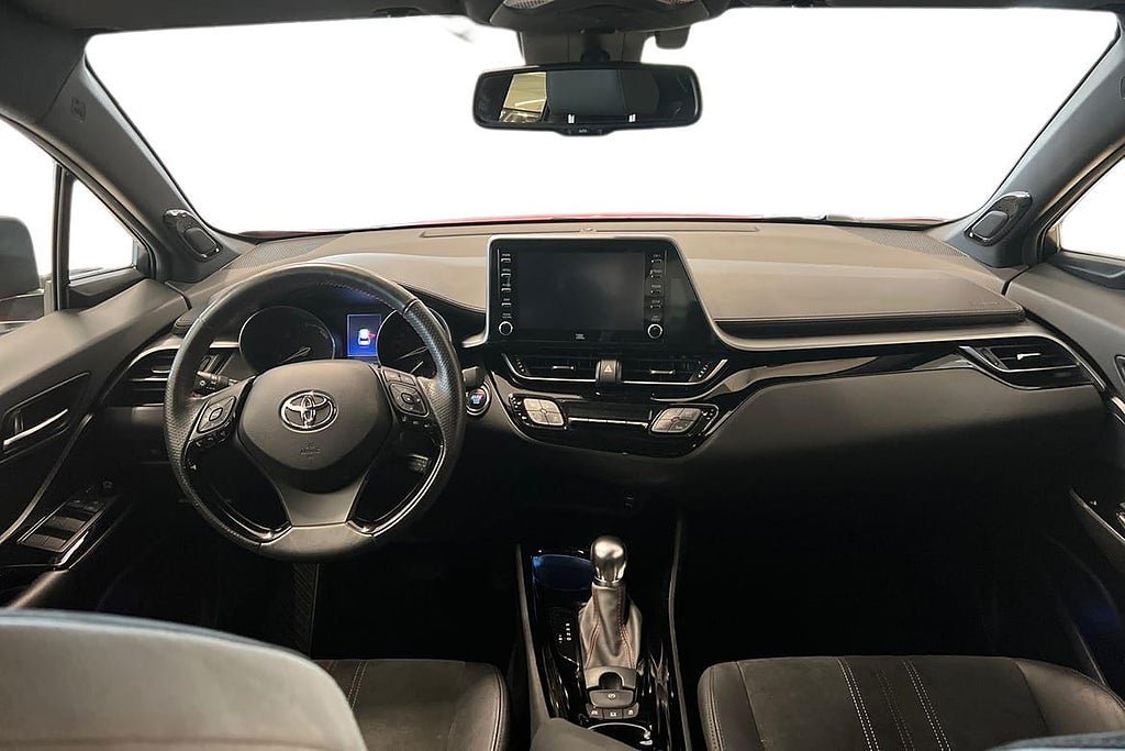 Vehicle Image 8