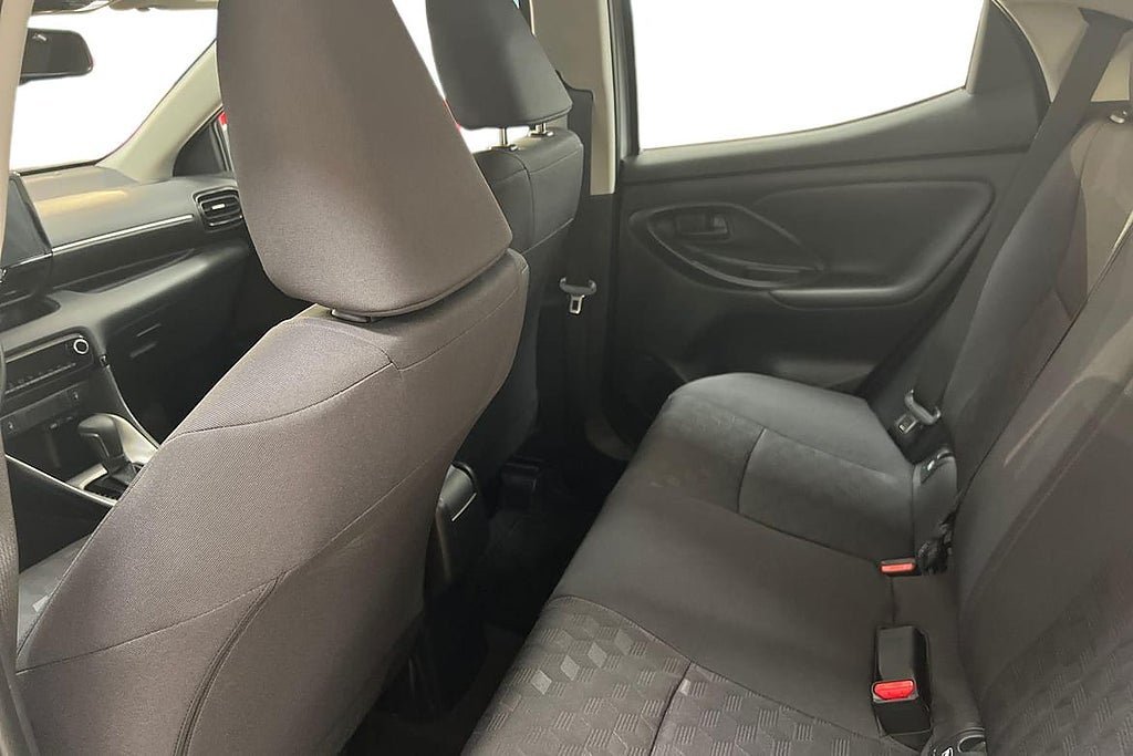 Vehicle Image 11