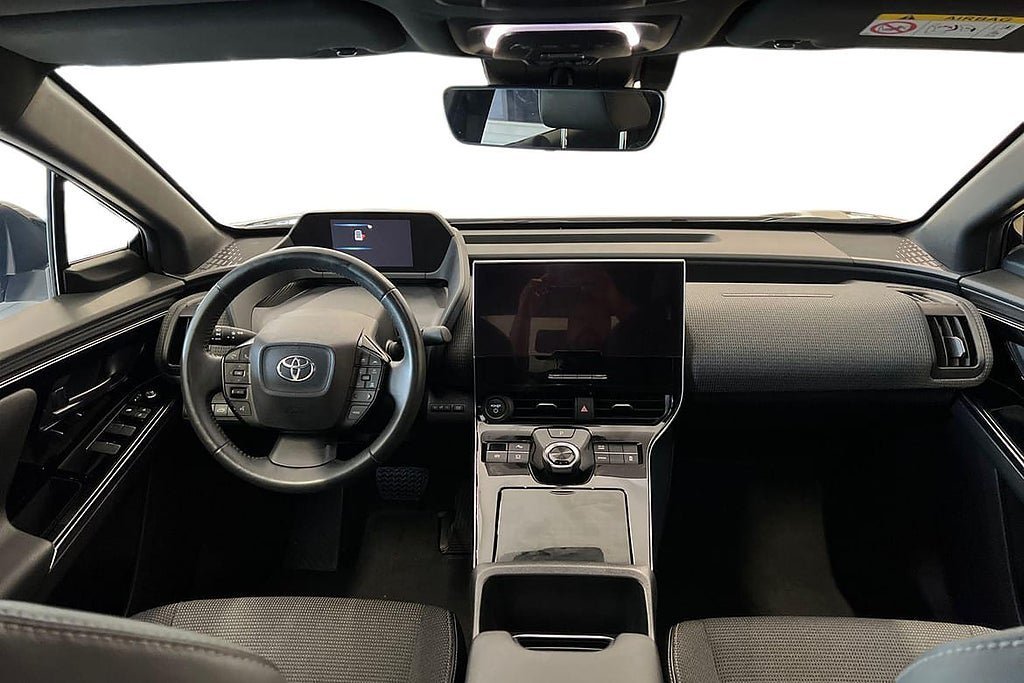 Vehicle Image 8