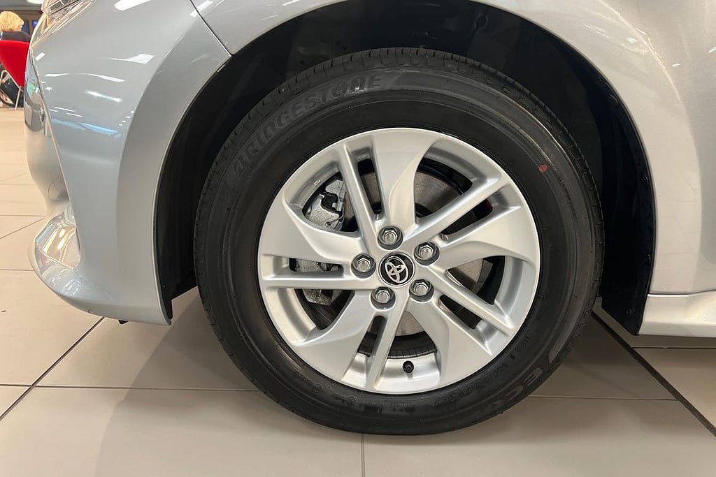 Vehicle Image 15