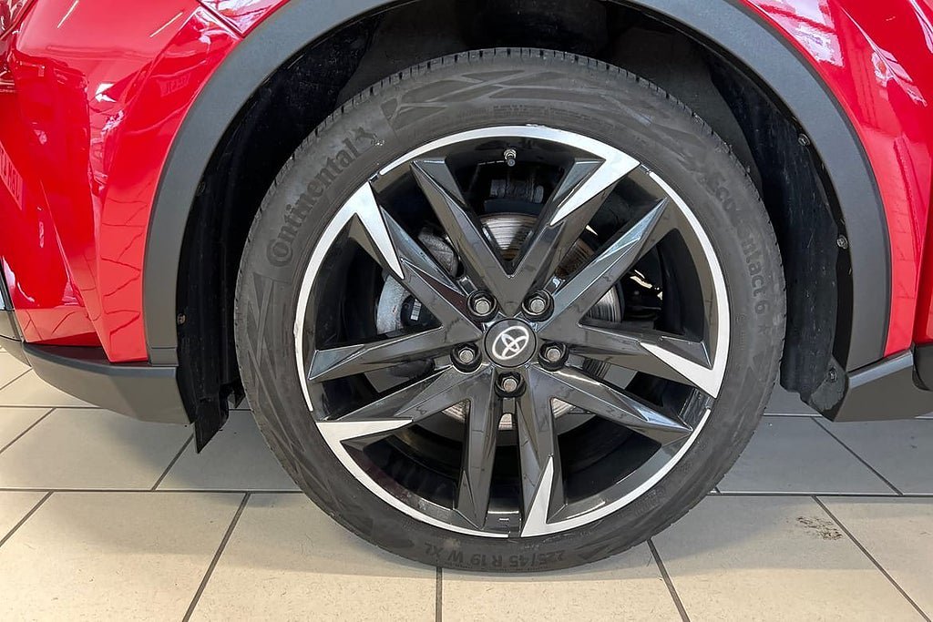 Vehicle Image 15