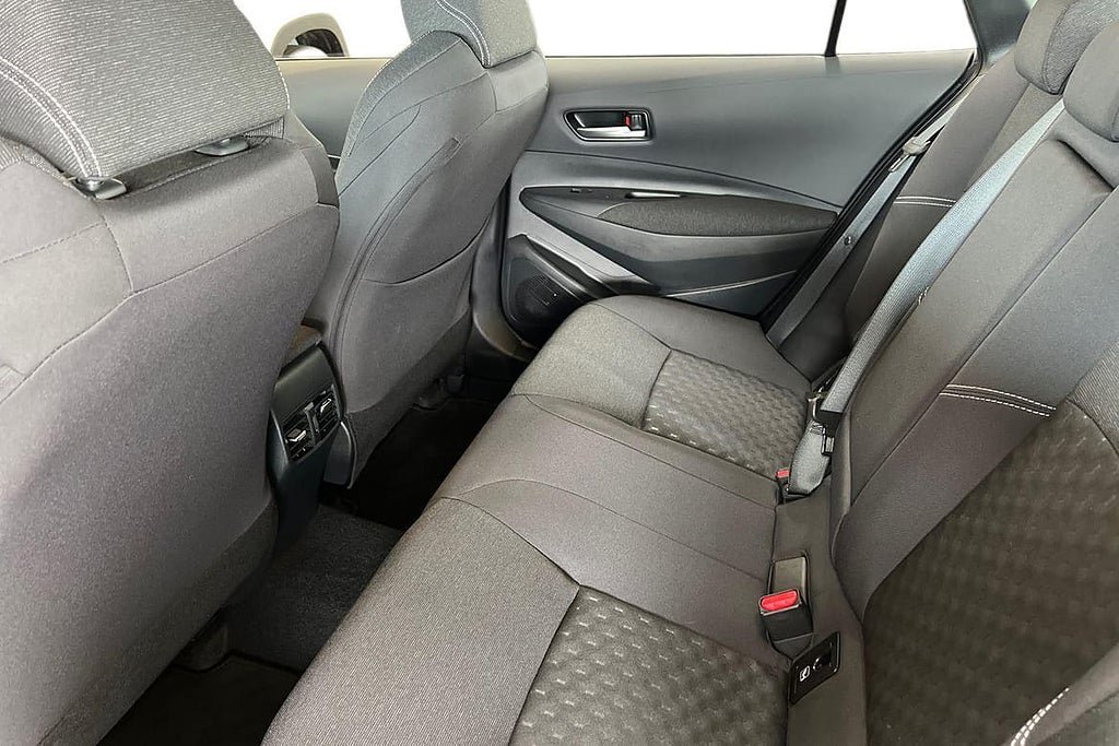 Vehicle Image 12
