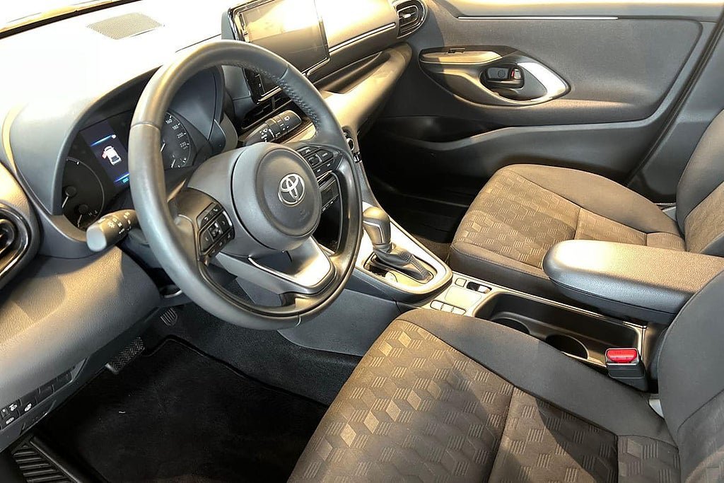Vehicle Image 12