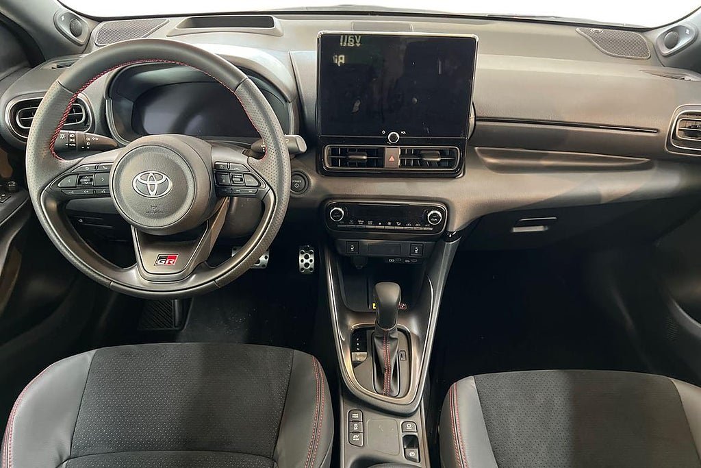 Vehicle Image 10