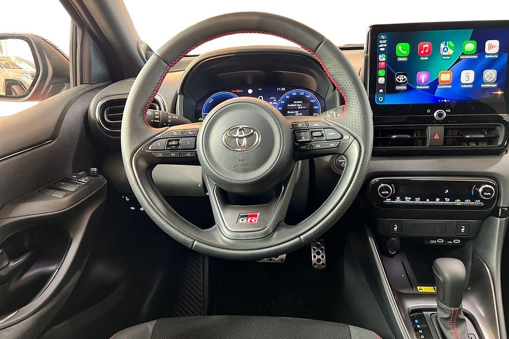 Vehicle Image 11