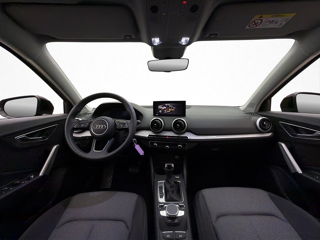 Vehicle Image 12