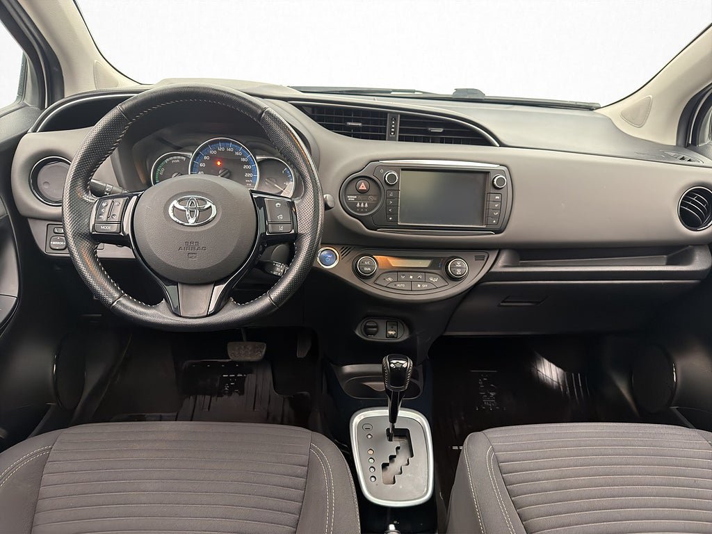 Vehicle Image 12