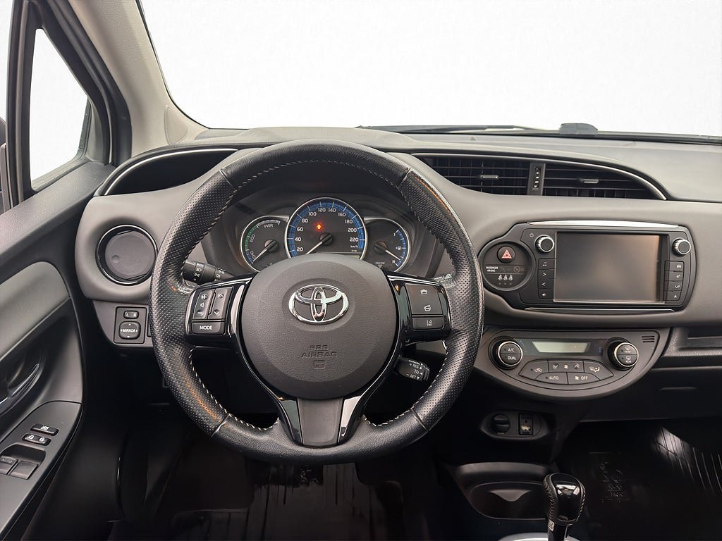 Vehicle Image 13