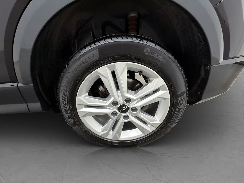 Vehicle Image 30